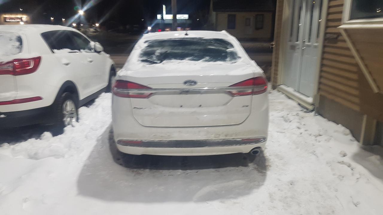 2017 Ford Fusion SE Photo