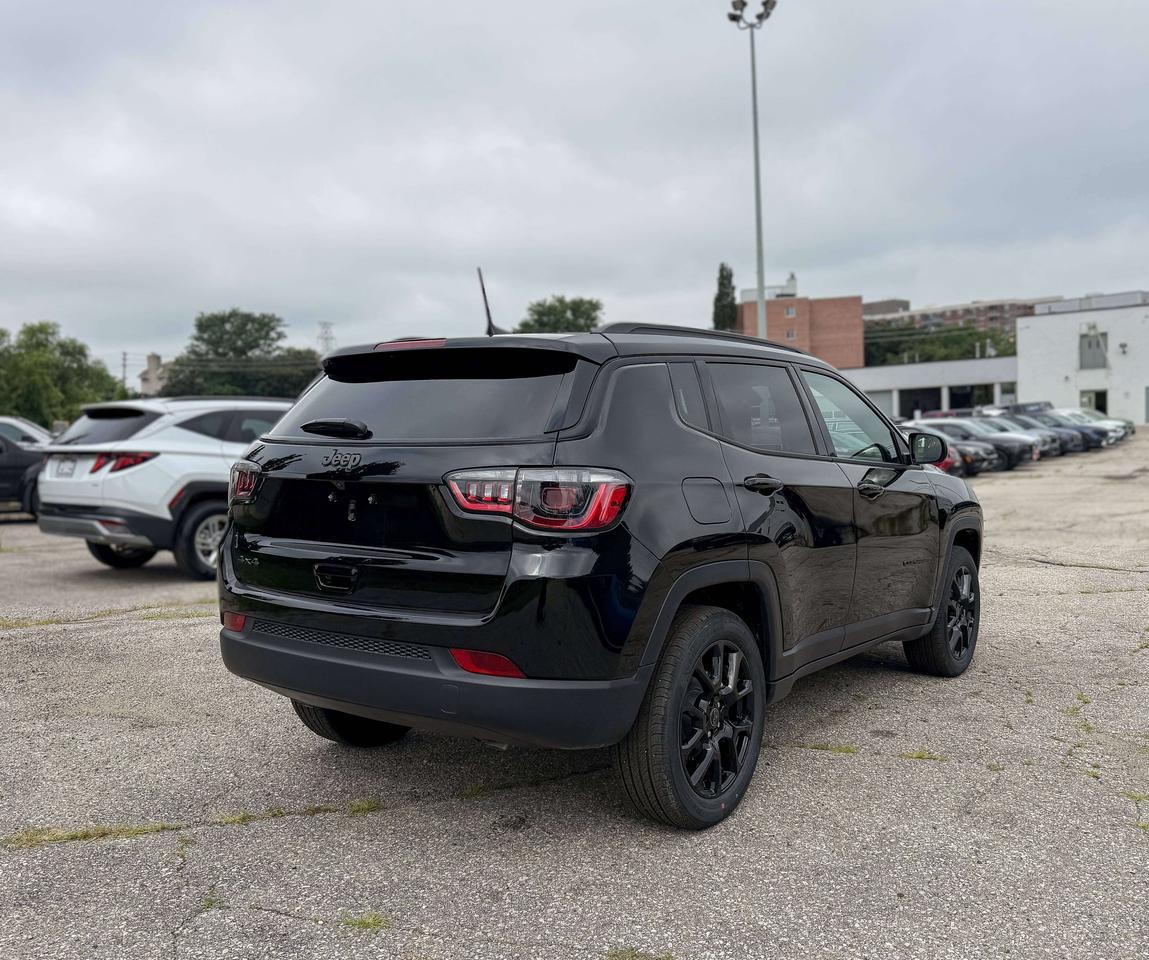 2026 Jeep Compass NORTH 4X4 Photo