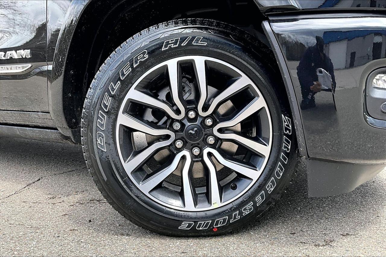 2026 RAM 1500 LIMITED | HEMI | Pano Roof | Level A | Red Seats Photo