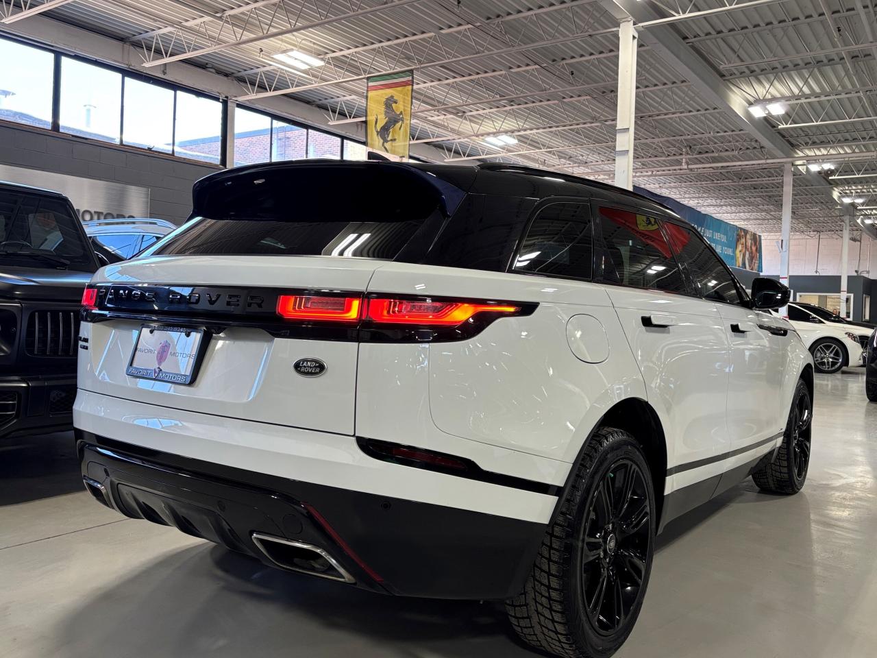 2020 Land Rover Range Rover Velar P300 R-Dynamic S|AWD|CLUSTERNAV|MERIDIANSURROUND|+ Photo4