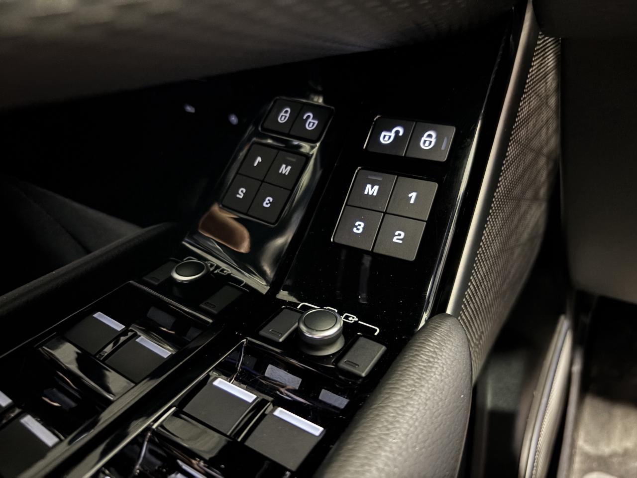 2020 Land Rover Range Rover Velar P300 R-Dynamic S|AWD|CLUSTERNAV|MERIDIANSURROUND|+ Photo