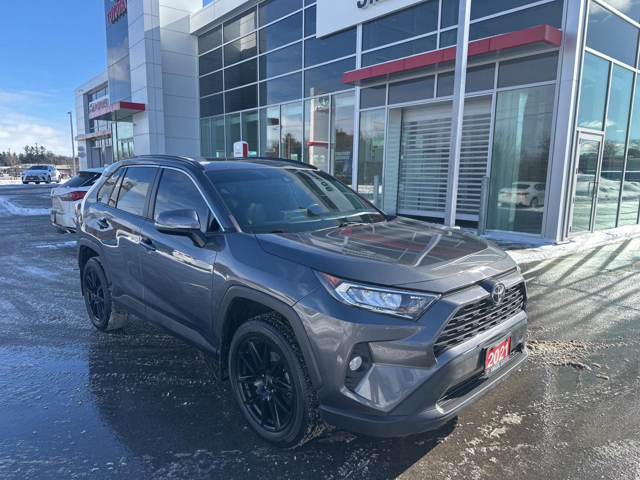 2021 Toyota RAV4 XLE Photo