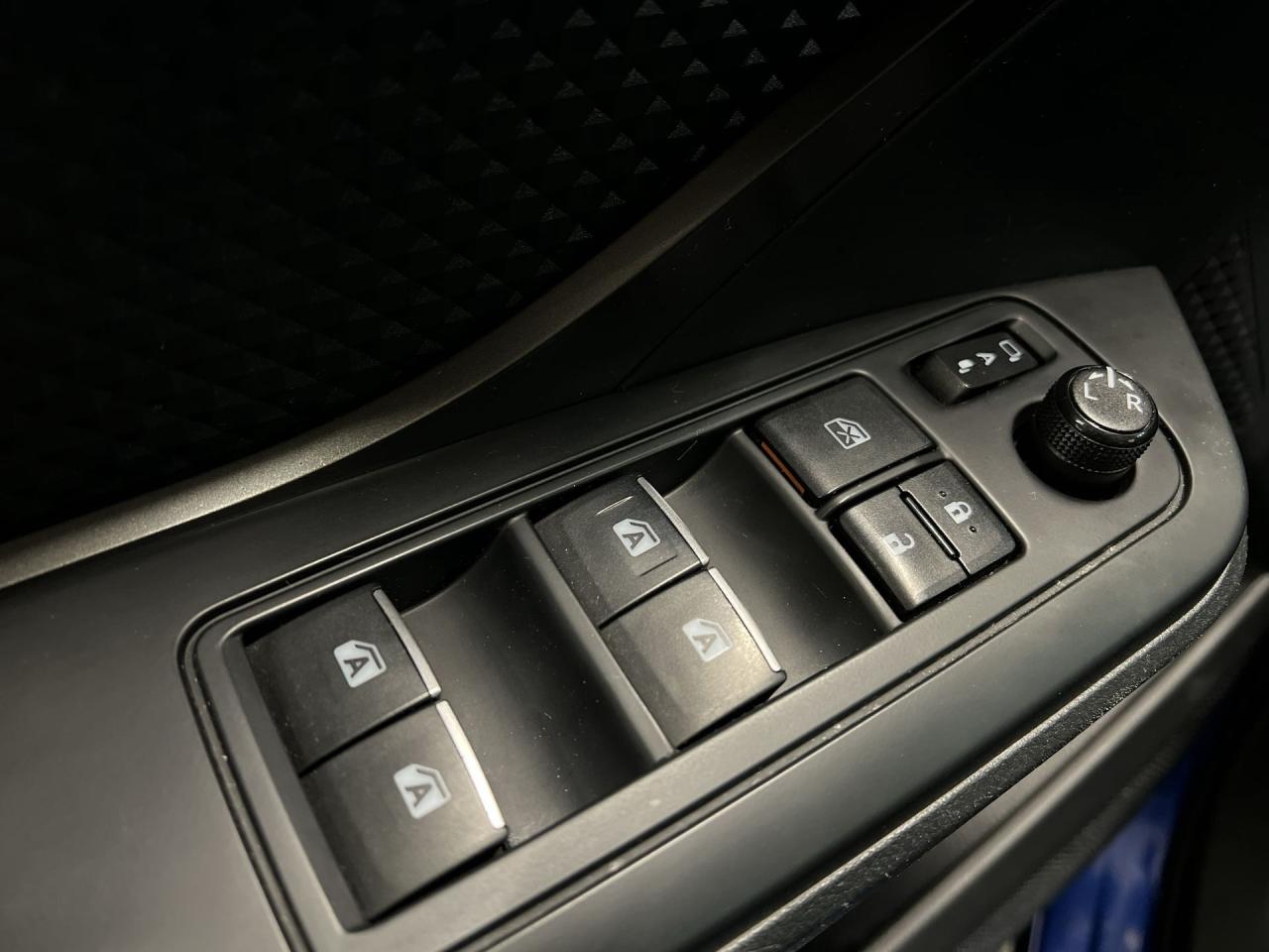 2018 Toyota C-HR XLE PREMIUM | HTD SEATS | ALLOYS | ADAPT. CRUSIE Photo