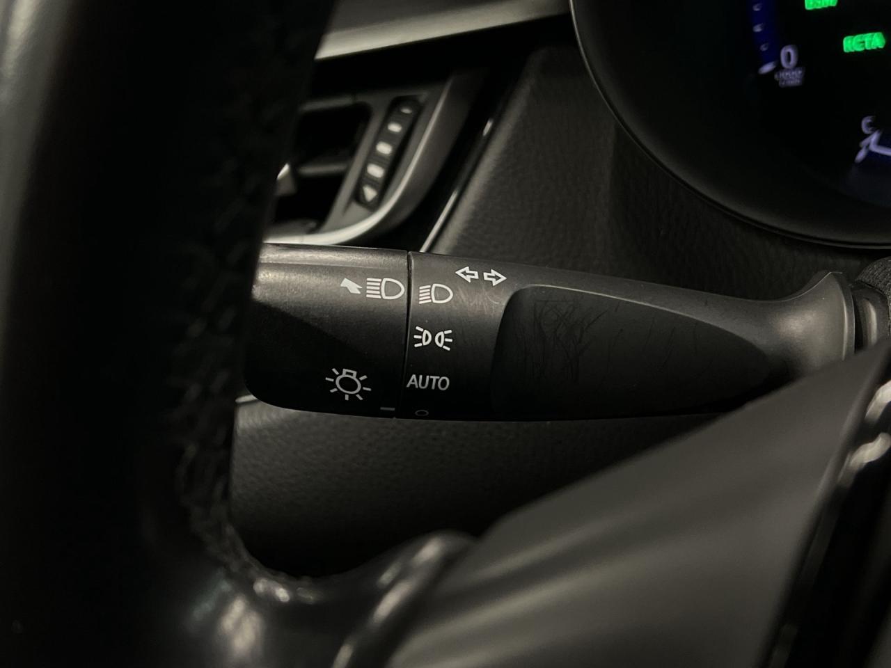 2018 Toyota C-HR XLE PREMIUM | HTD SEATS | ALLOYS | ADAPT. CRUSIE Photo