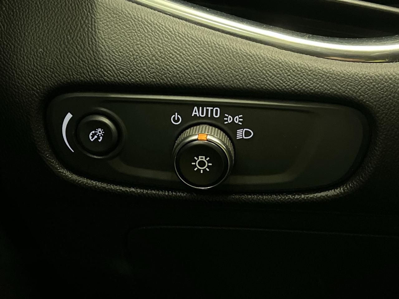 2020 Chevrolet Malibu LT | HTD SEATS | CARPLAY | REMOTE START | ALLOYS Photo