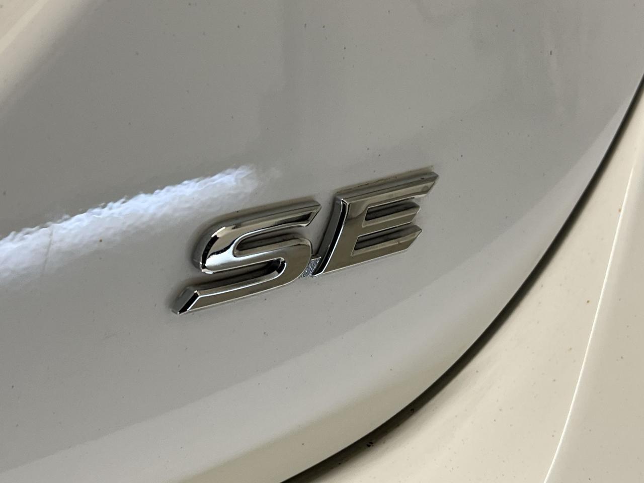 2024 Toyota Camry SE | HTD LEATHER |CARPLAY | ALLOYS | ADAPT. CRUISE Photo