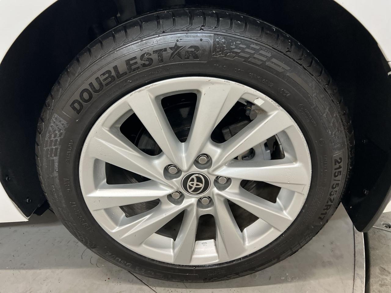 2024 Toyota Camry SE | HTD LEATHER |CARPLAY | ALLOYS | ADAPT. CRUISE Photo