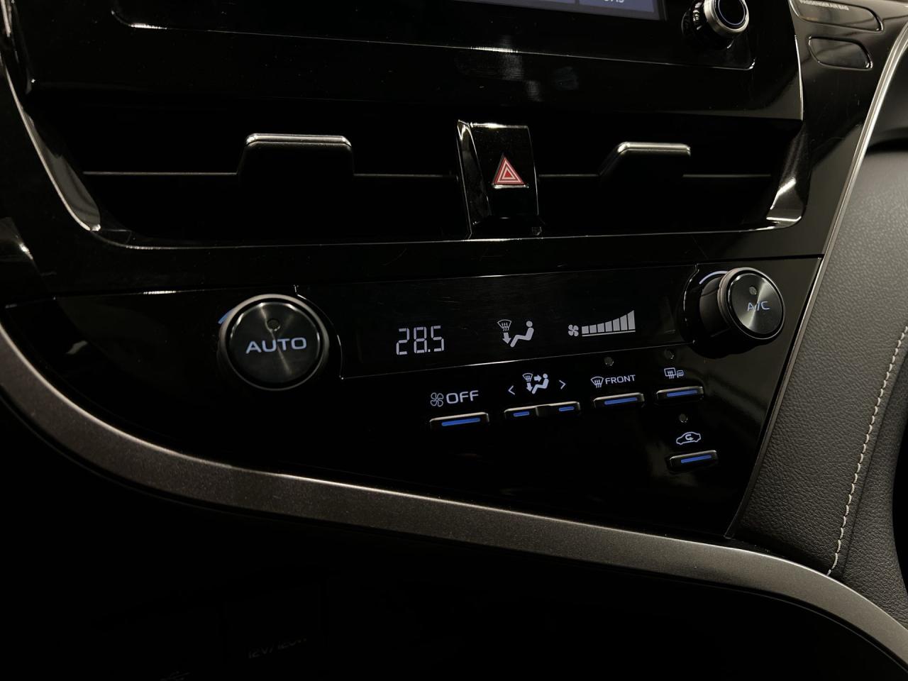 2024 Toyota Camry SE | HTD LEATHER |CARPLAY | ALLOYS | ADAPT. CRUISE Photo