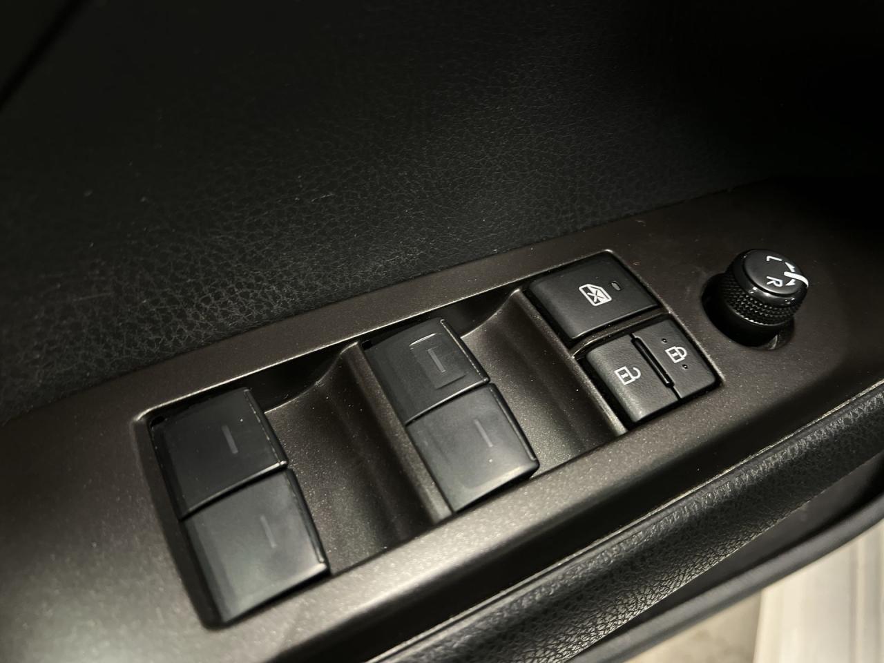 2024 Toyota Camry SE | HTD LEATHER |CARPLAY | ALLOYS | ADAPT. CRUISE Photo