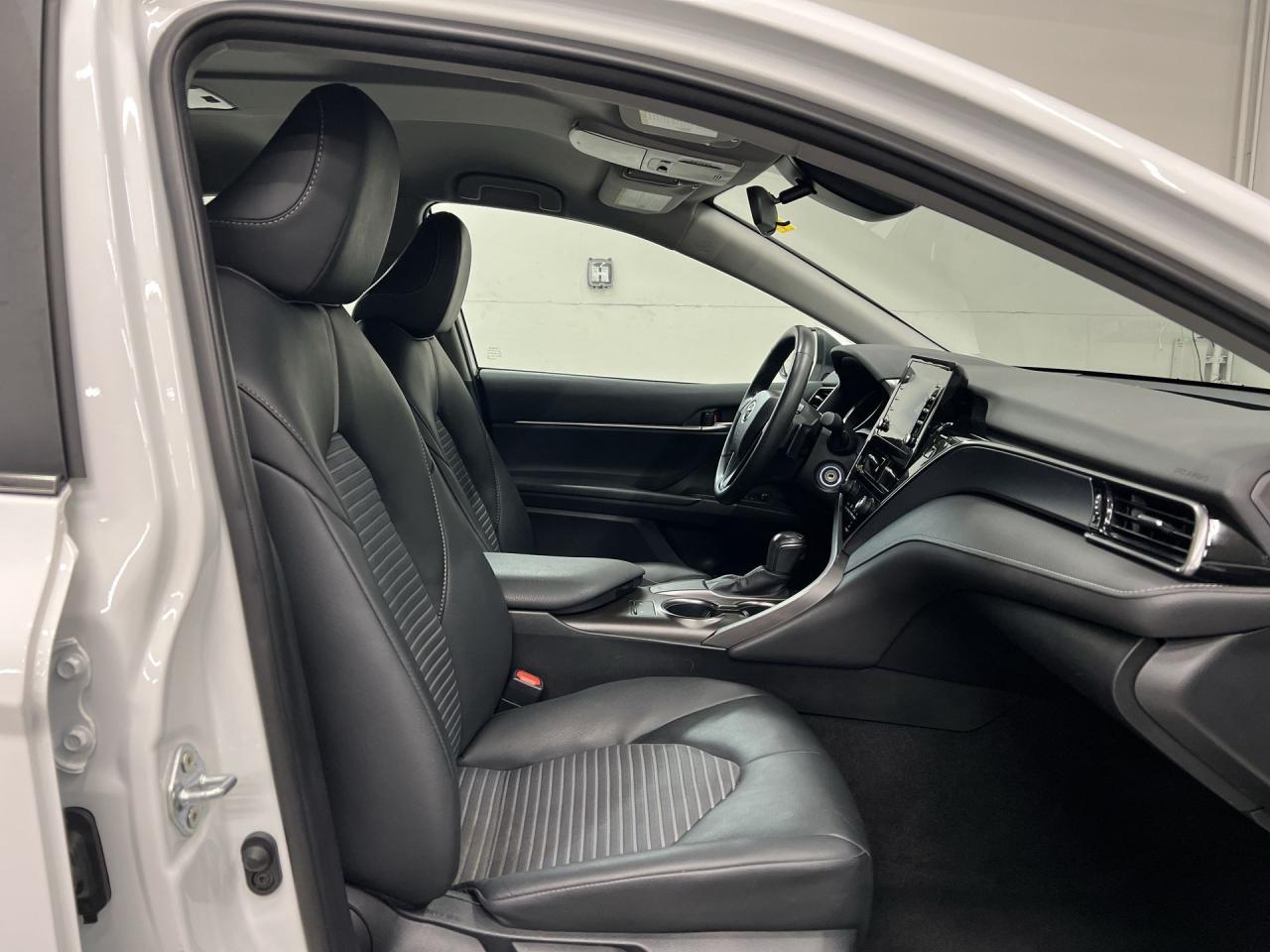 2024 Toyota Camry SE | HTD LEATHER |CARPLAY | ALLOYS | ADAPT. CRUISE Photo