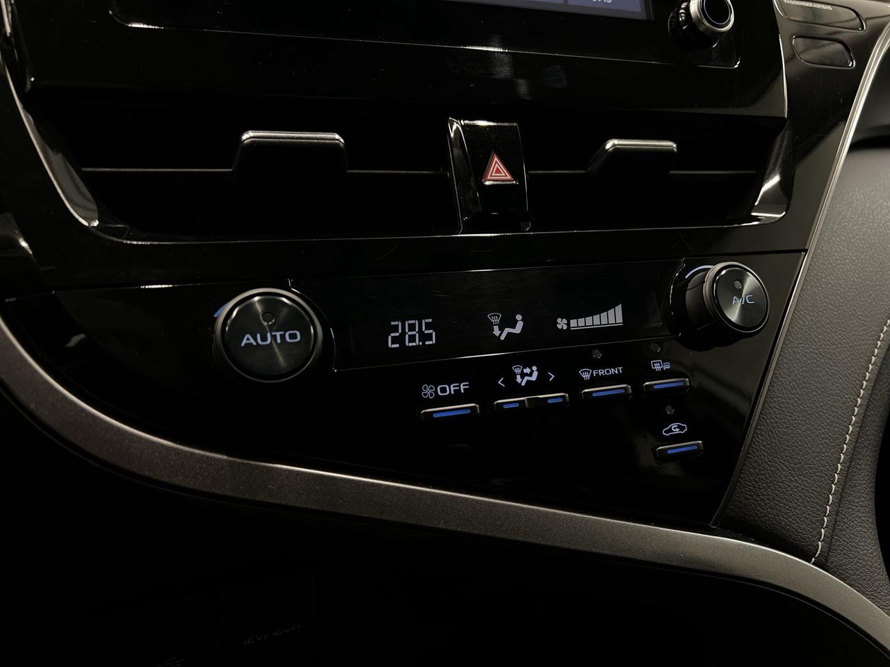 2024 Toyota Camry SE | HTD LEATHER |CARPLAY | ALLOYS | ADAPT. CRUISE Photo