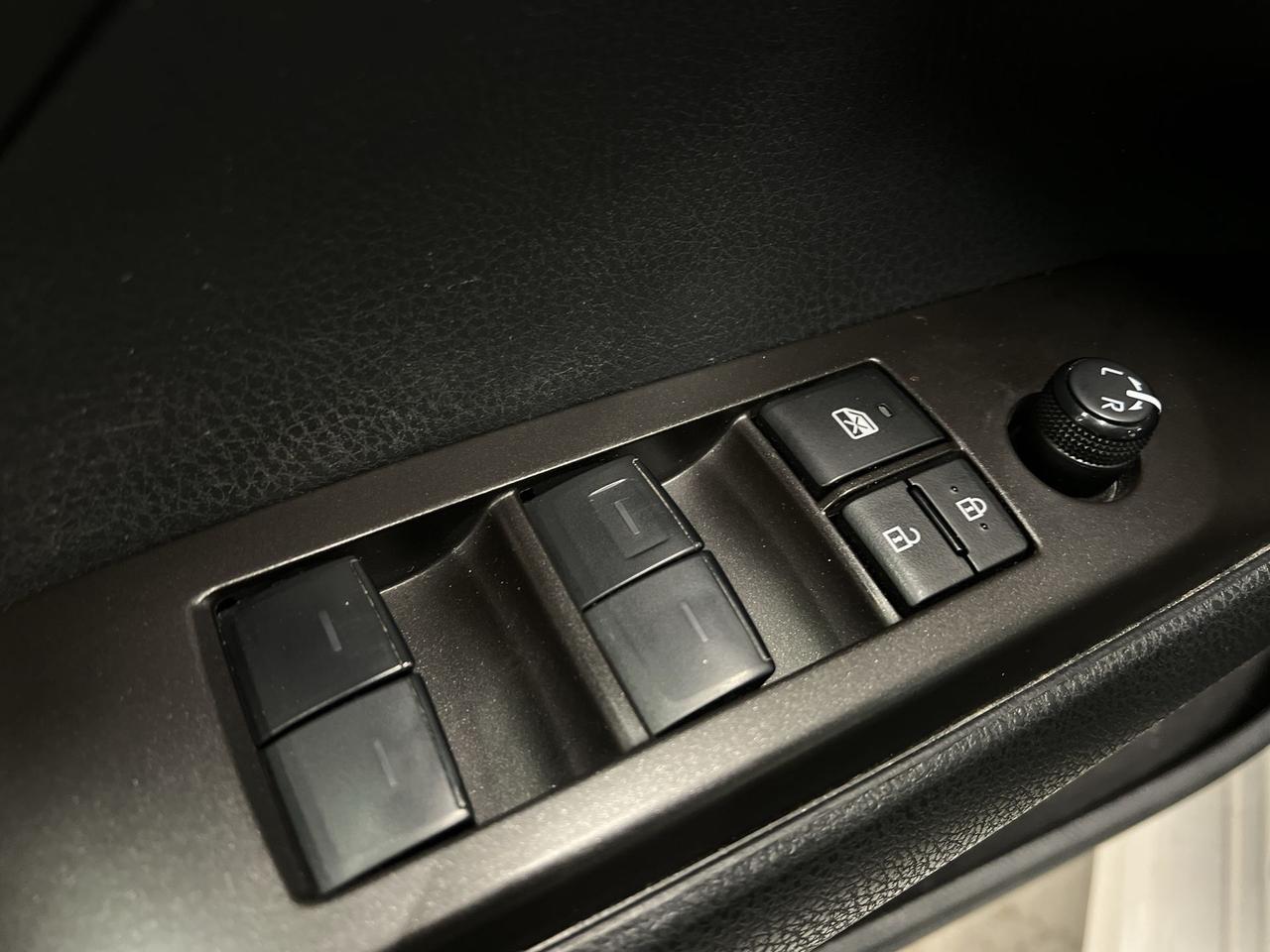 2024 Toyota Camry SE | HTD LEATHER |CARPLAY | ALLOYS | ADAPT. CRUISE Photo
