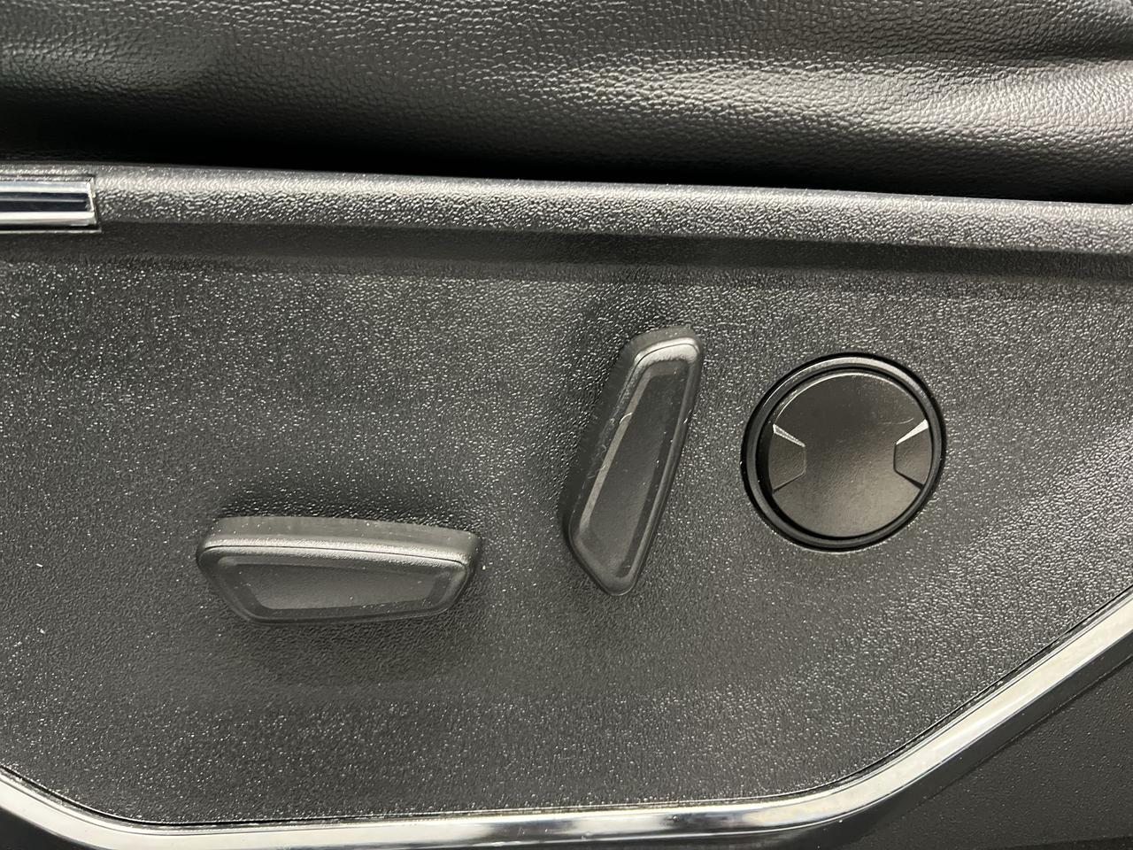 2024 Ford F-250 LARIAT 4X4 |CREW | 6.7L DIESEL | 8FT BOX | BLK PKG Photo