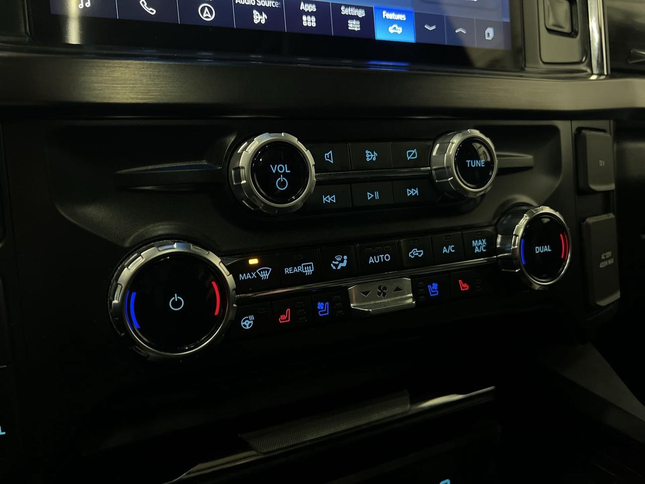 2024 Ford F-250 LARIAT 4X4 |CREW | 6.7L DIESEL | 8FT BOX | BLK PKG Photo