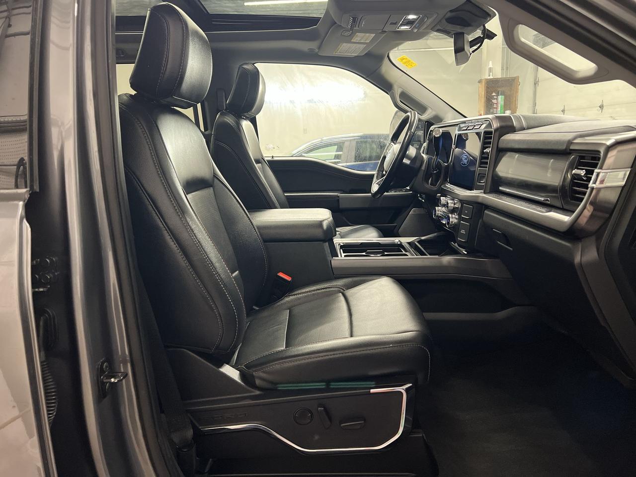 2024 Ford F-250 LARIAT 4X4 |CREW | 6.7L DIESEL | 8FT BOX | BLK PKG Photo