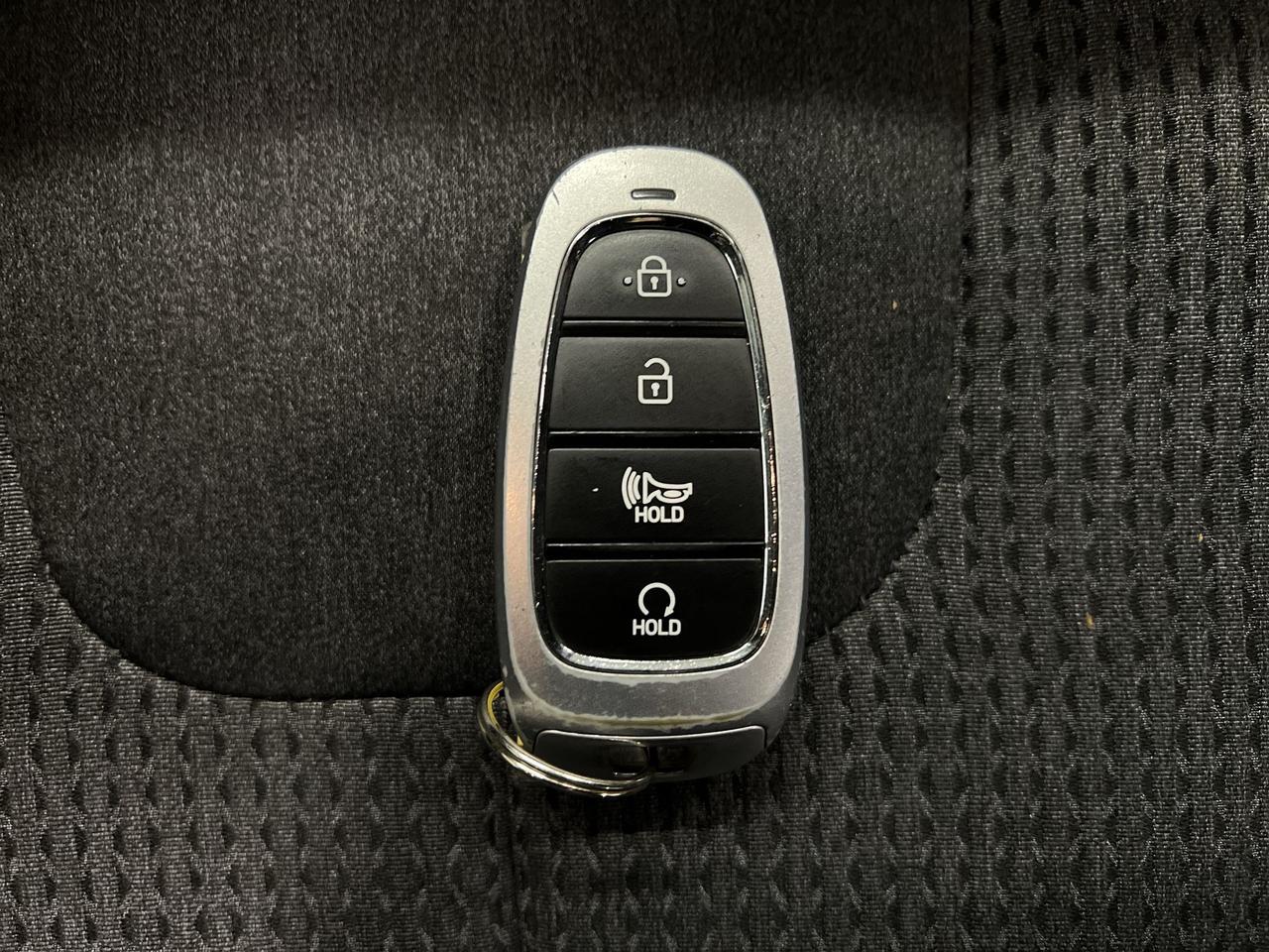 2022 Hyundai Santa Fe PREFERRED AWD | HTD SEATS | CARPLAY | REMOTE START Photo