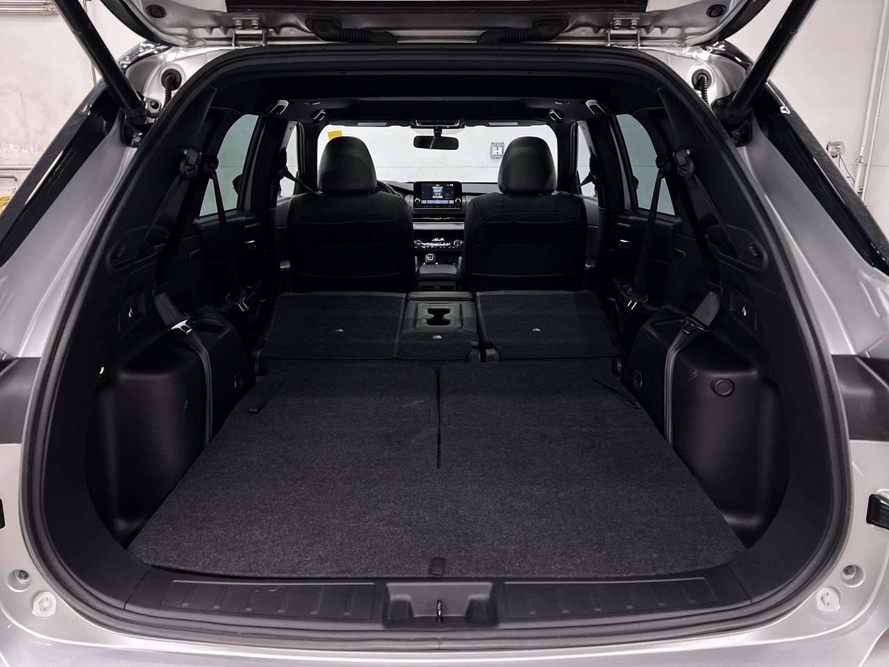 2023 Mitsubishi Outlander NOIR AWD | 7-PASS | HTD LEATHER | CARPLAY |ALLOYS Photo