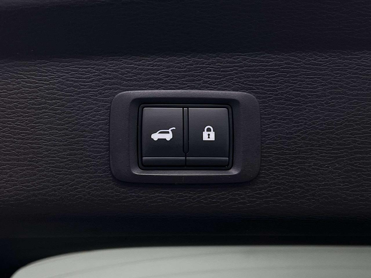 2023 Mitsubishi Outlander NOIR AWD | 7-PASS | HTD LEATHER | CARPLAY |ALLOYS Photo