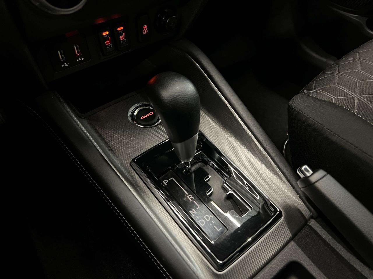 2024 Mitsubishi RVR AWD | HEATED SEATS | CARPLAY | REAR CAM | A/C Photo