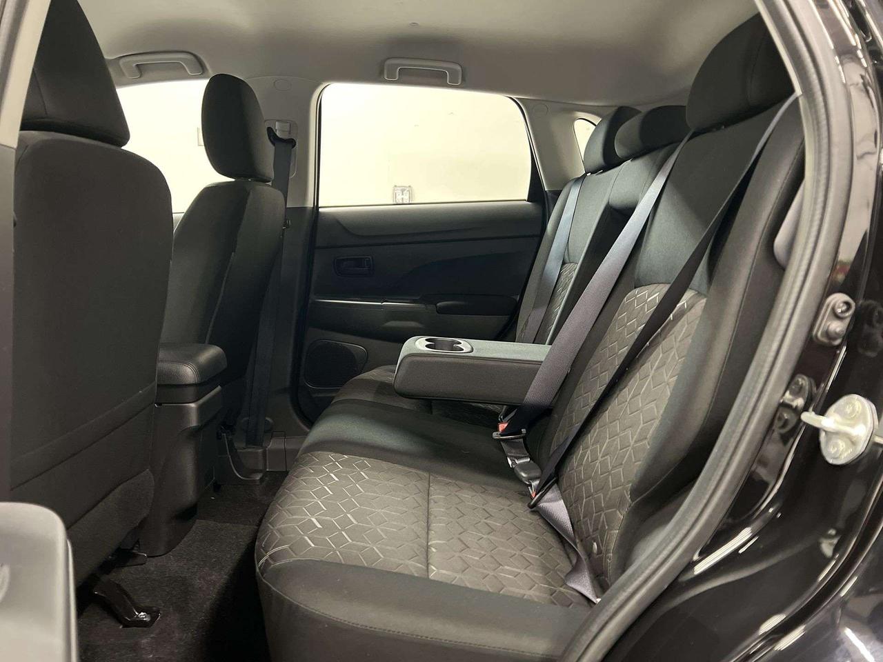 2024 Mitsubishi RVR AWD | HEATED SEATS | CARPLAY | REAR CAM | A/C Photo