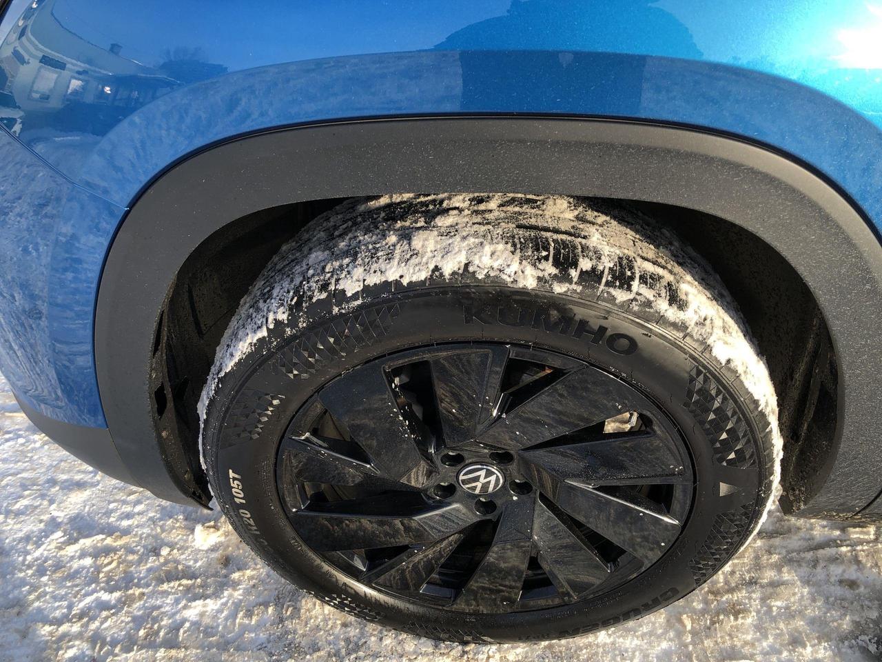 2024 Volkswagen Atlas Cross Sport 2.0 TSI Highline BLACK WHEELS PKG, 20 ALLOYS, NAVI Photo