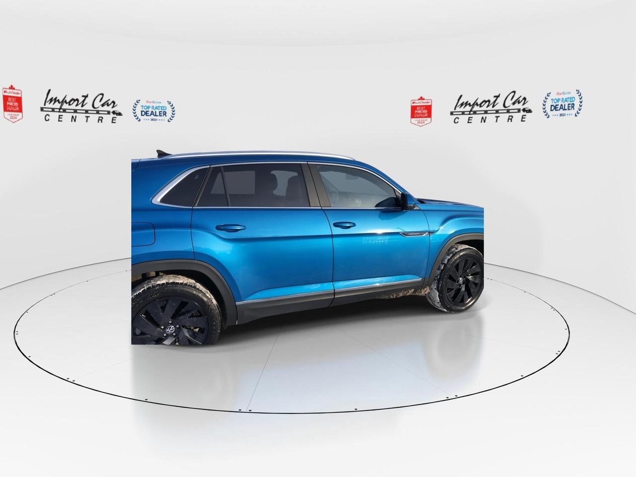 2024 Volkswagen Atlas Cross Sport 2.0 TSI Highline BLACK WHEELS PKG, 20 ALLOYS, NAVI Photo
