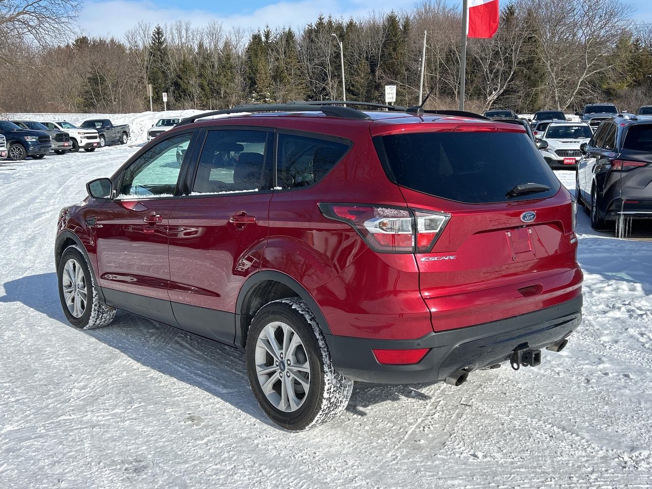 2017 Ford Escape SE, AWD, BACK UP CAMERA, BLIND SPOT MONITORS! - Photo #4