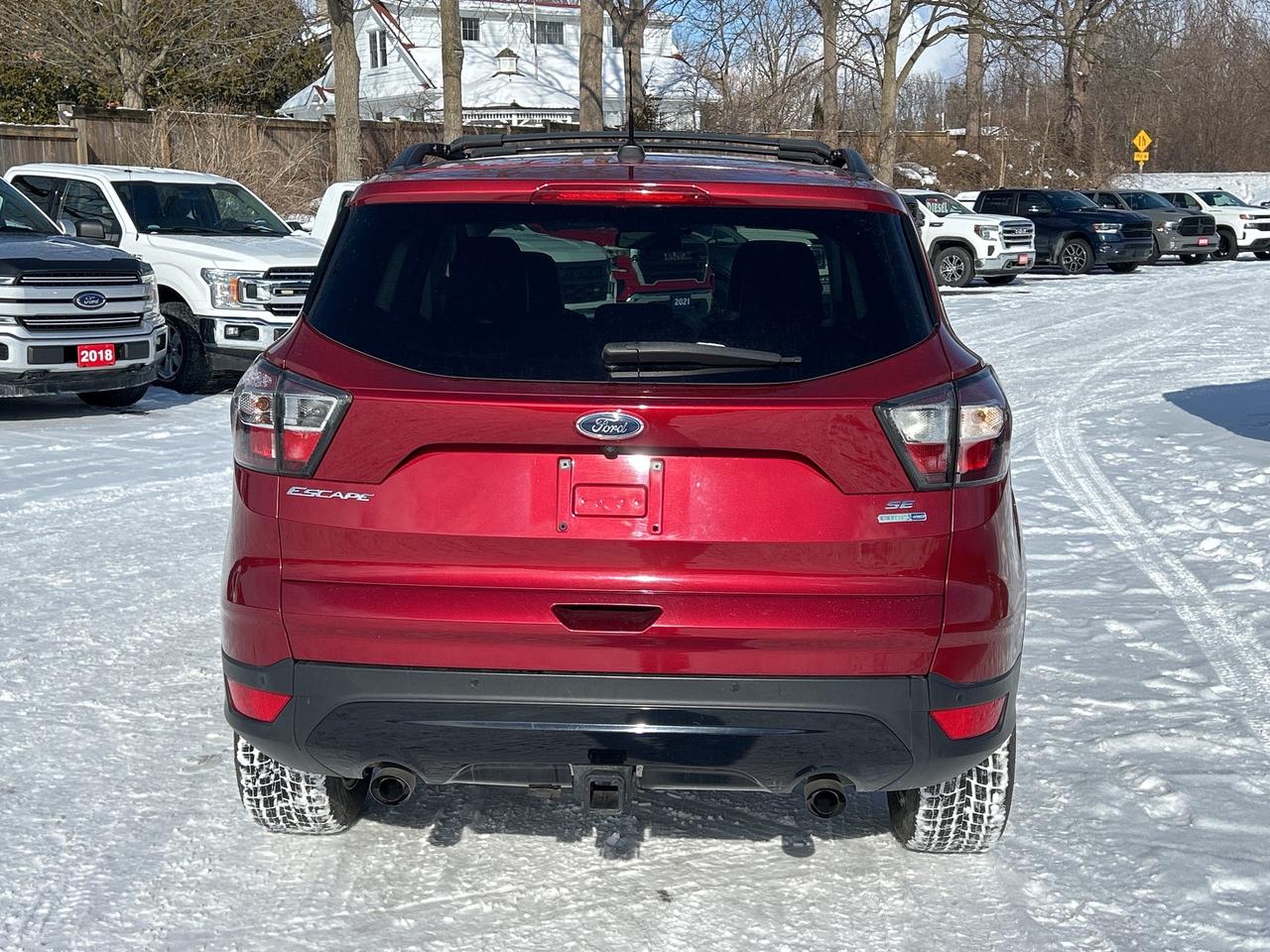 2017 Ford Escape SE, AWD, BACK UP CAMERA, BLIND SPOT MONITORS! - Photo #5