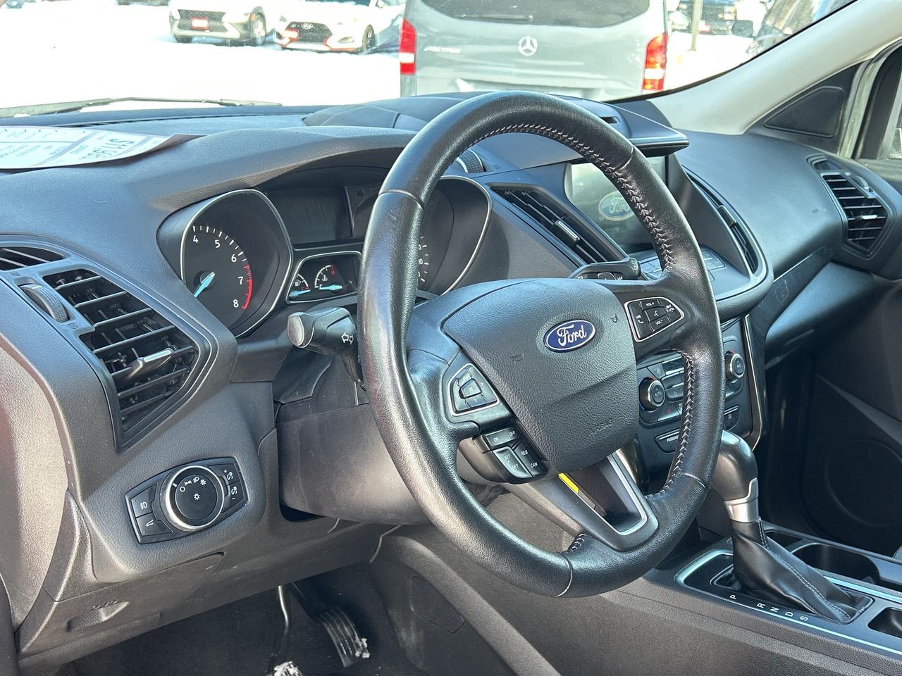 2017 Ford Escape SE, AWD, BACK UP CAMERA, BLIND SPOT MONITORS! - Photo #10