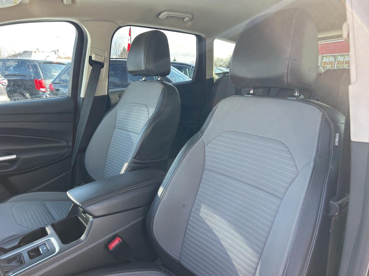 2017 Ford Escape SE, AWD, BACK UP CAMERA, BLIND SPOT MONITORS! - Photo #11