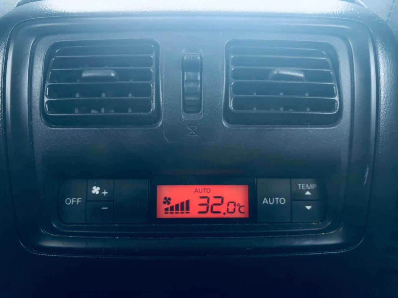 2013 Nissan Pathfinder S 4dr Front-wheel Drive CVT Photo