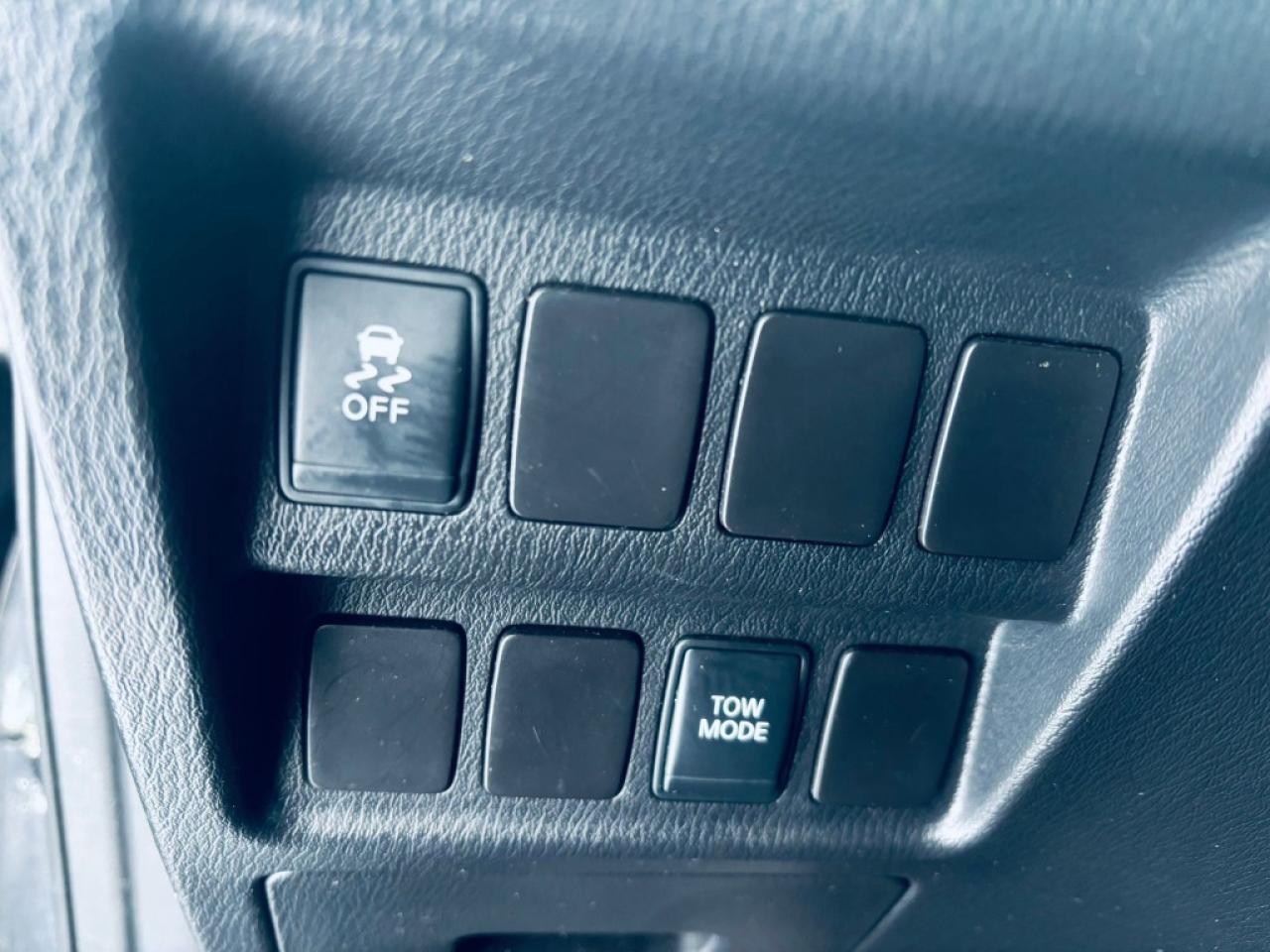 2013 Nissan Pathfinder S 4dr Front-wheel Drive CVT Photo