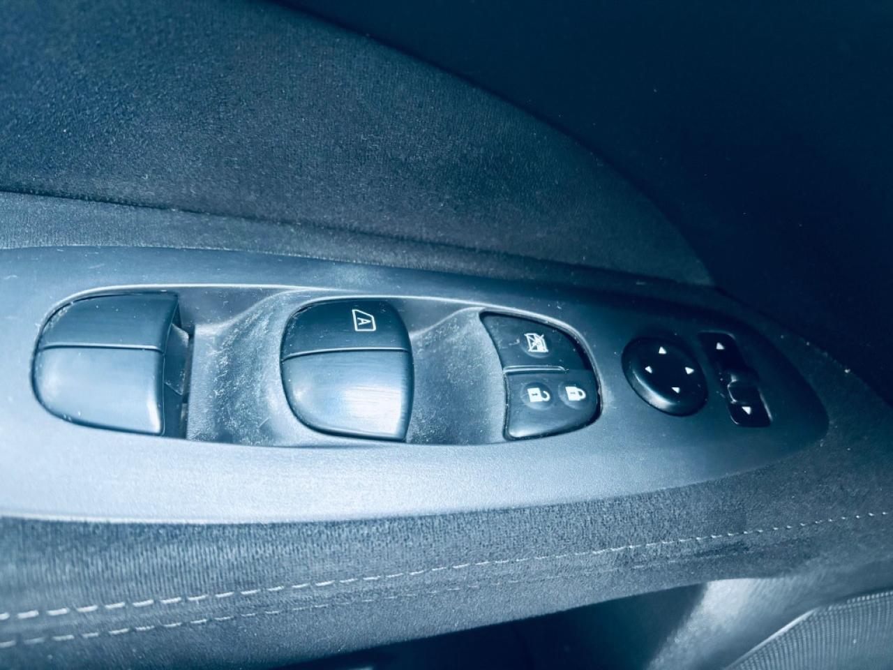 2013 Nissan Pathfinder S 4dr Front-wheel Drive CVT Photo