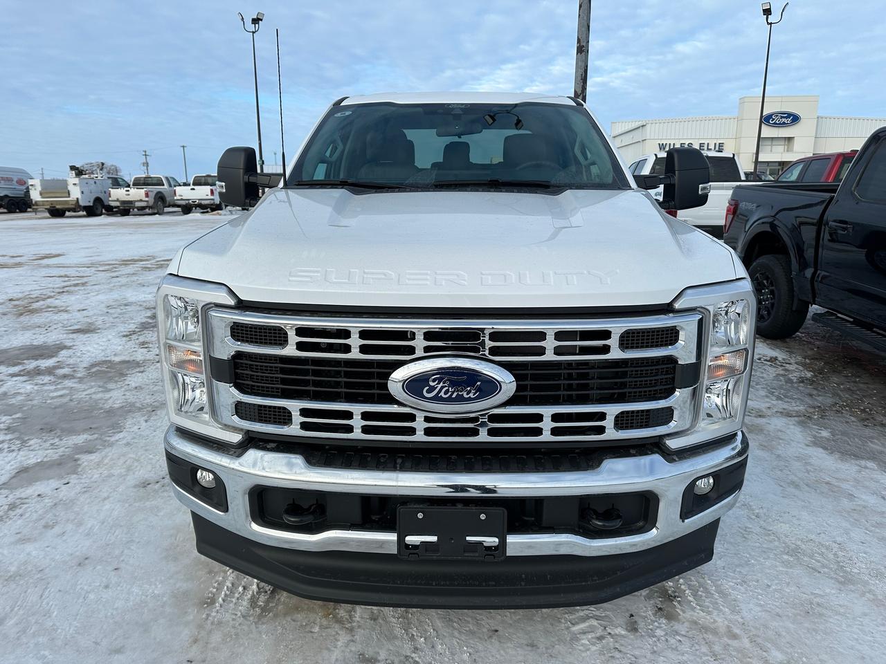 2026 Ford F-350 Super Duty SRW XLT 4WD CREW CAB 8' BOX Photo1