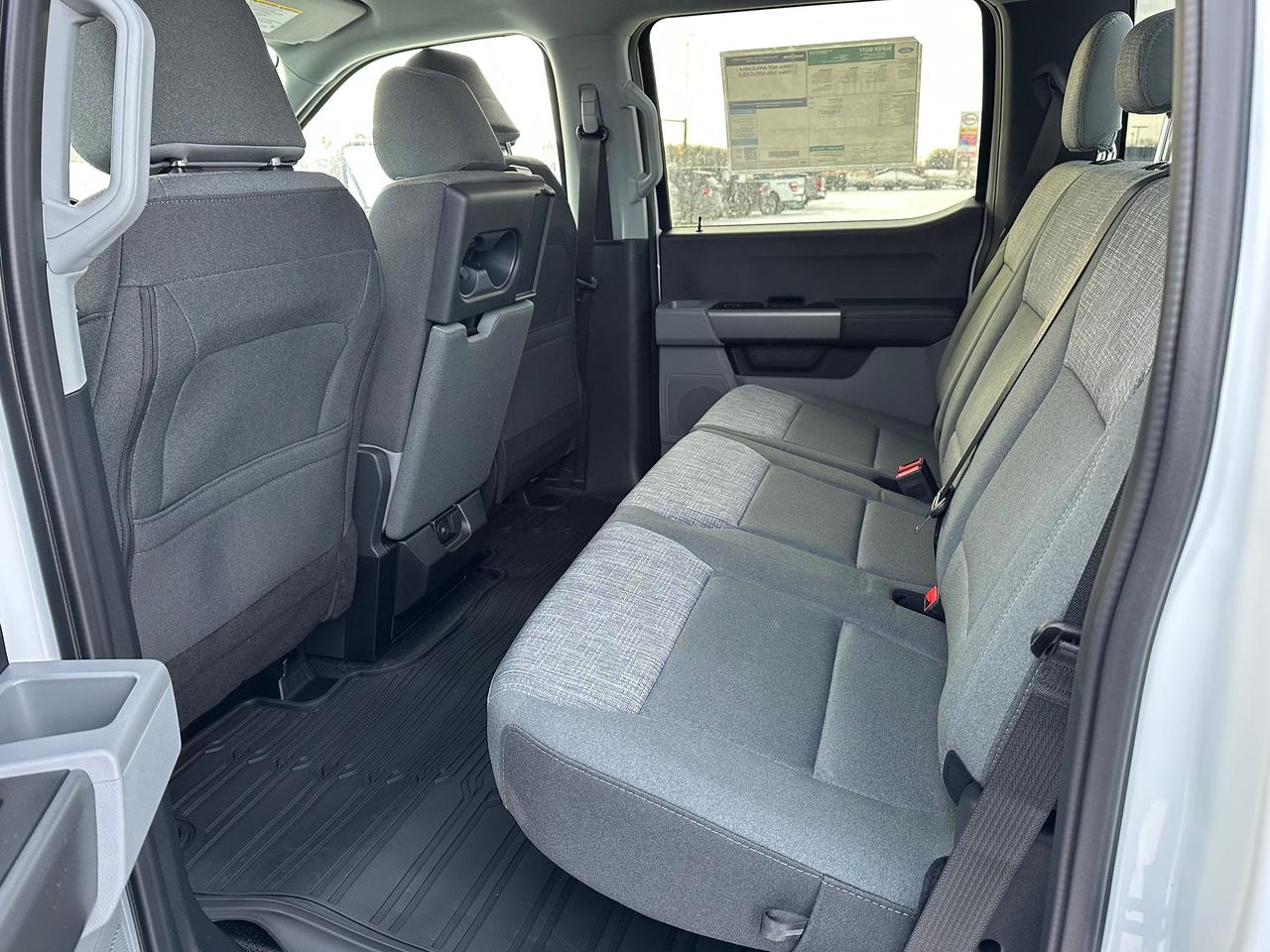 2026 Ford F-350 Super Duty SRW XLT 4WD CREW CAB 8' BOX Photo5