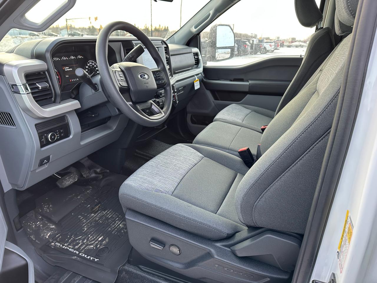 2026 Ford F-350 Super Duty SRW XLT 4WD CREW CAB 8' BOX Photo5