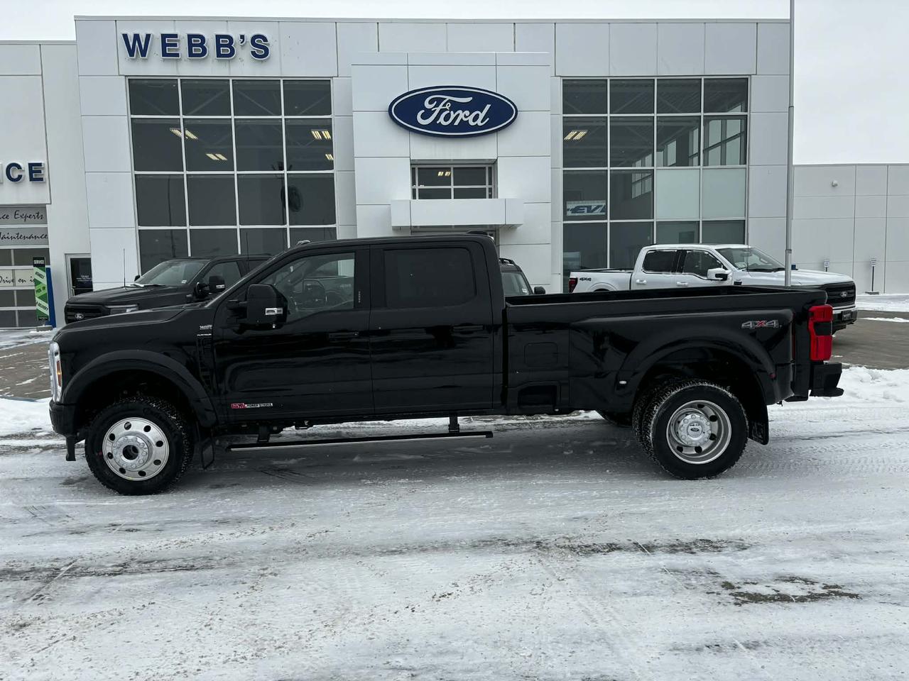 2026 Ford F-450 Super Duty DRW PLATINUM 4WD CREW CAB 8' BOX Photo3