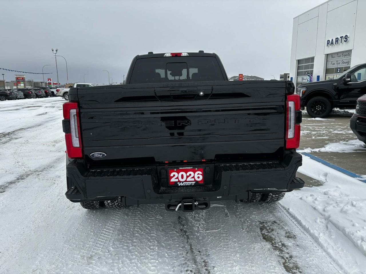 2026 Ford F-450 Super Duty DRW PLATINUM 4WD CREW CAB 8' BOX Photo2