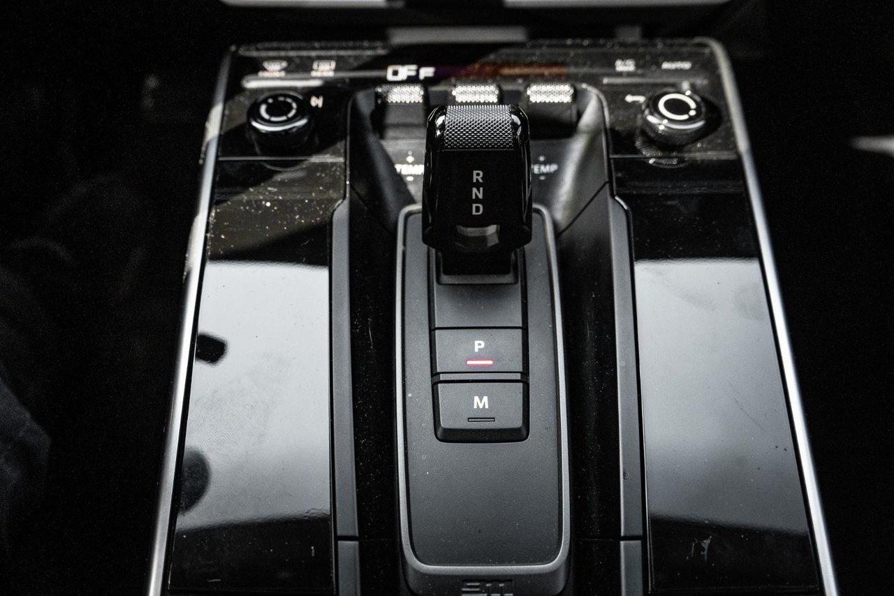 2023 Porsche 911 Turbo S Photo