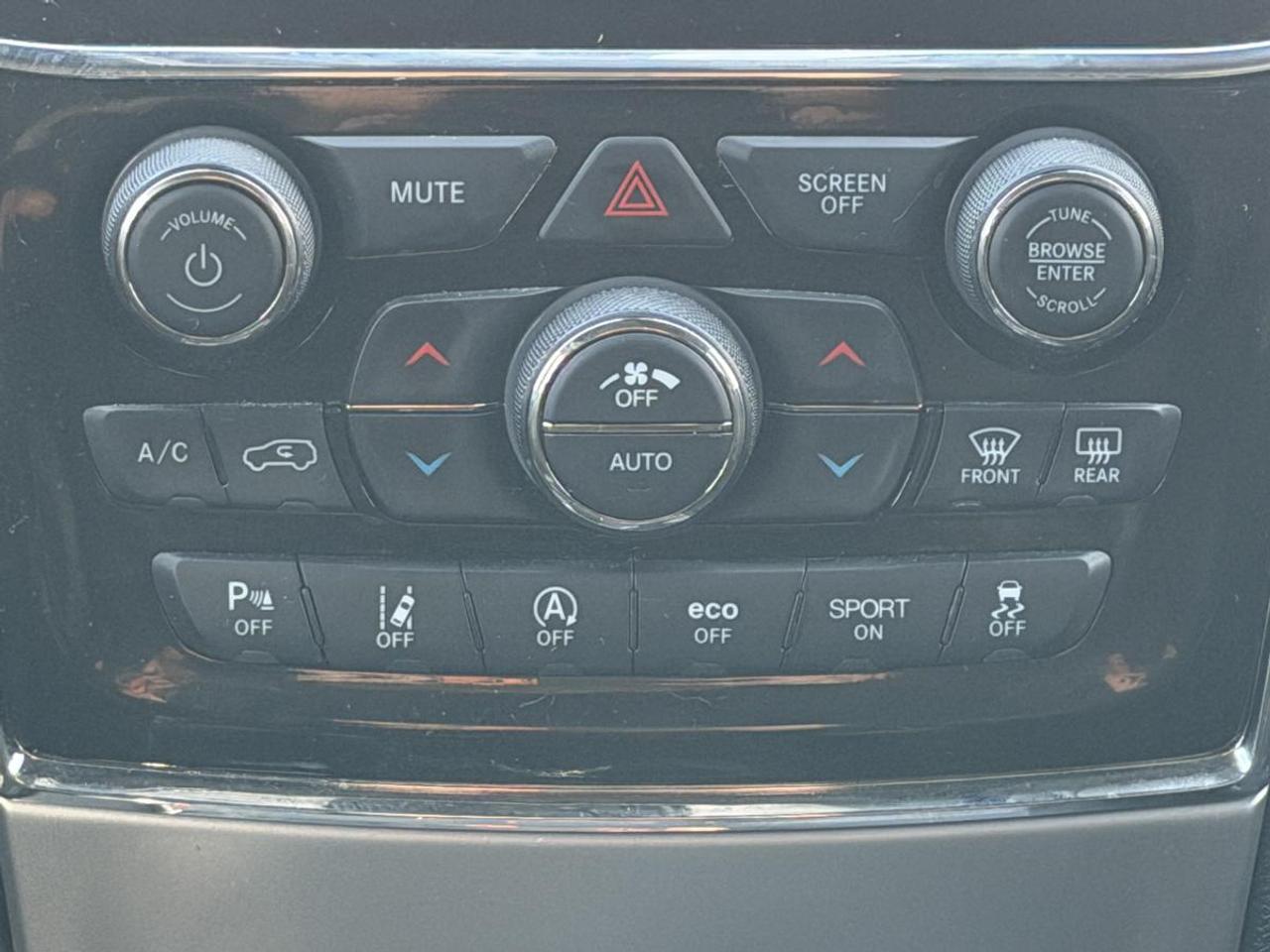 2021 Jeep Grand Cherokee ALTITUDE 4X4 Photo