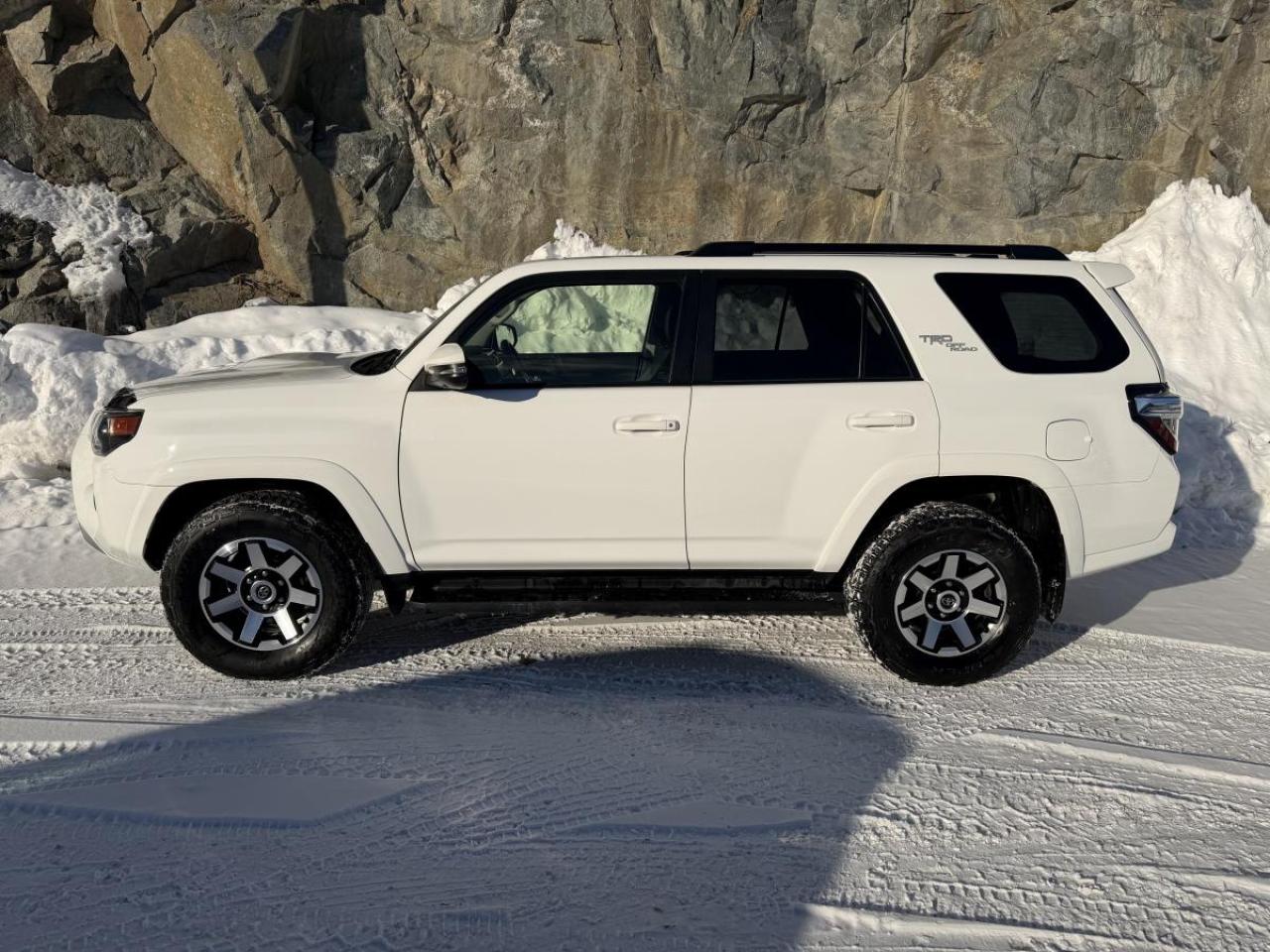 2023 Toyota 4Runner 4WD Photo3
