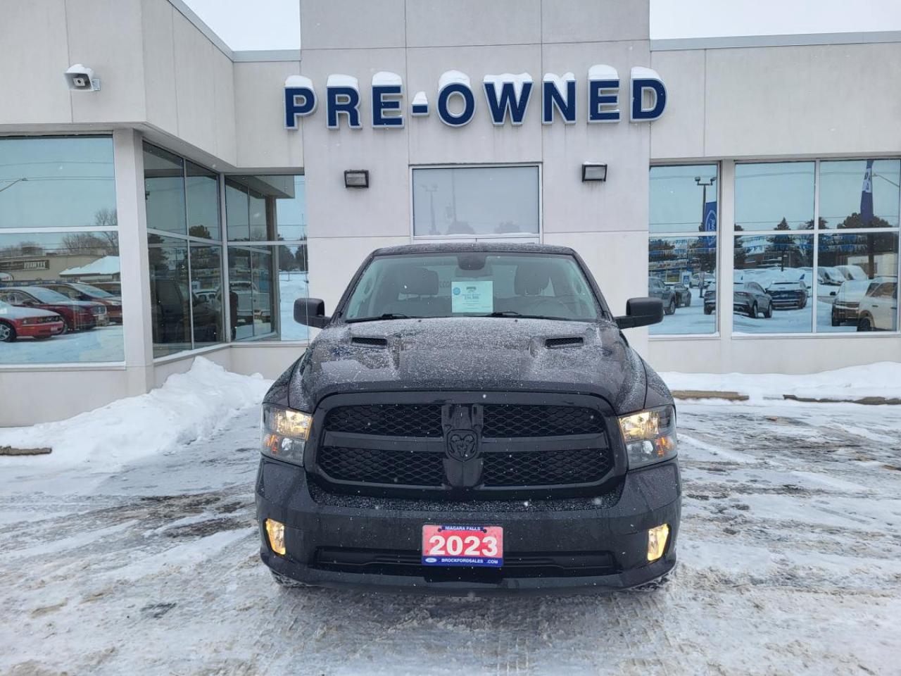 2023 RAM 1500 Classic EXPRESS Photo2