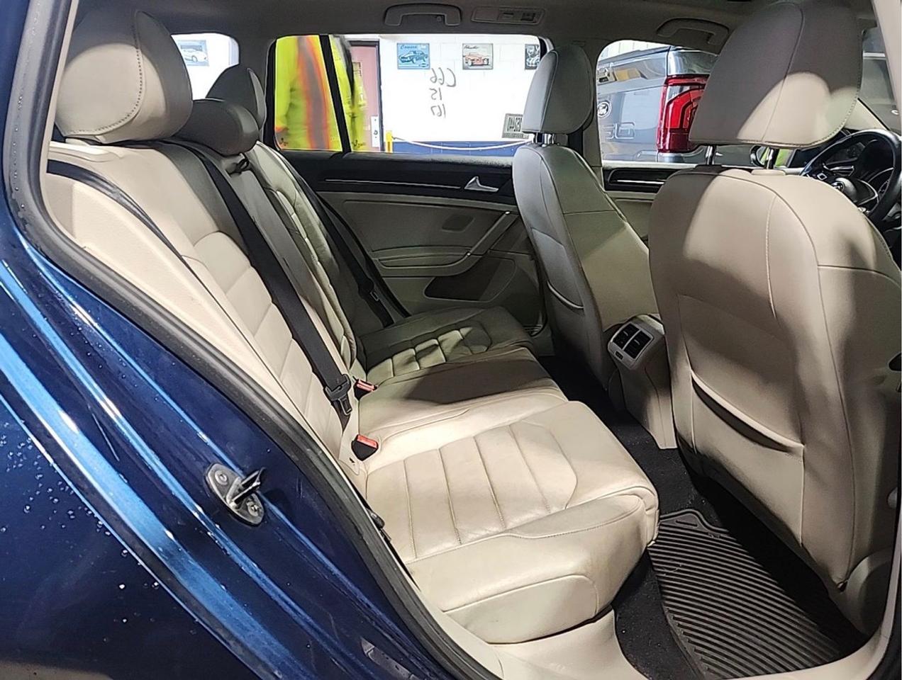 2015 Volkswagen Golf Sportwagon 1.8 TSI Highline Photo4