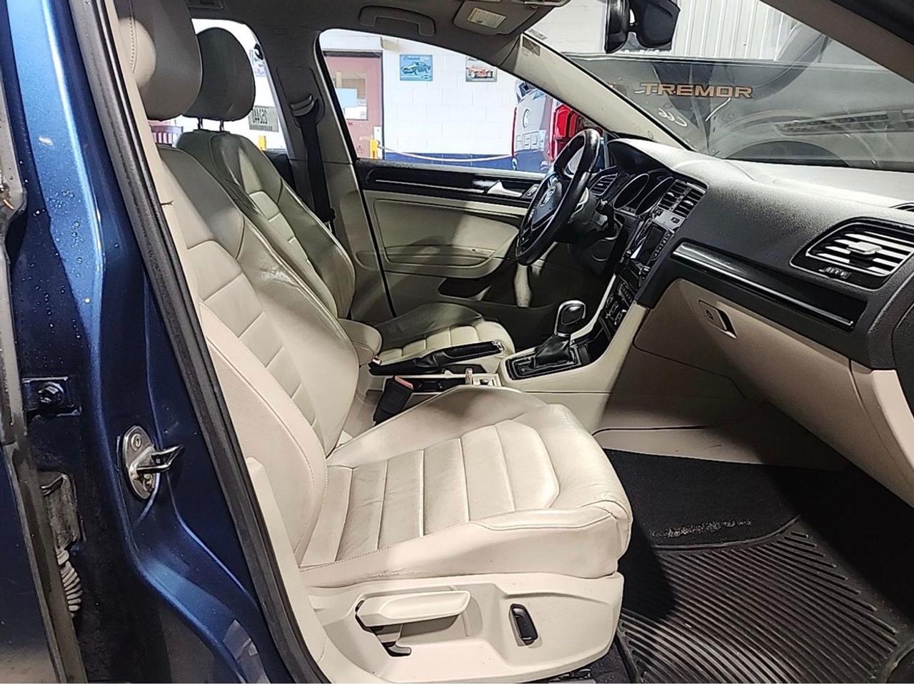 2015 Volkswagen Golf Sportwagon 1.8 TSI Highline Photo3