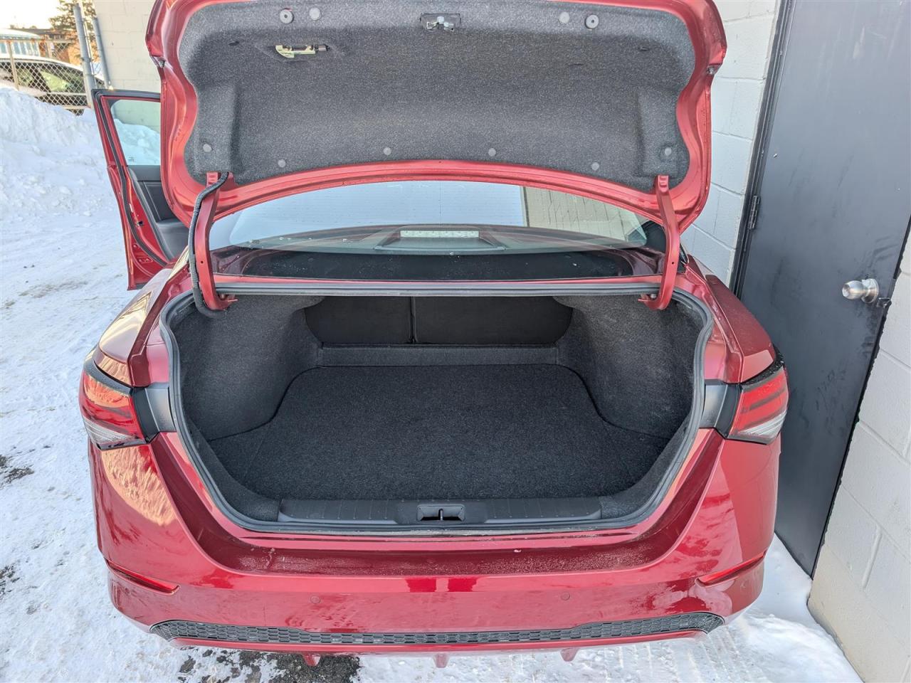 2020 Nissan Sentra SV - HTD SEATS - REV CAM - TECH FEATS Photo