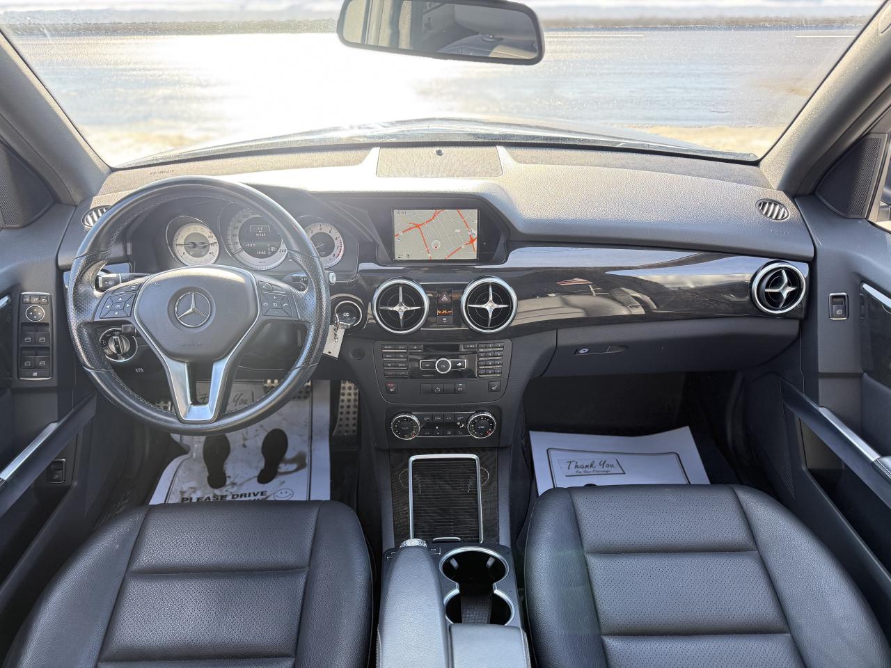 2015 Mercedes-Benz GLK-Class 350 //AMG PKG | LOW KM | PANO | BACK UP CAMERA Photo