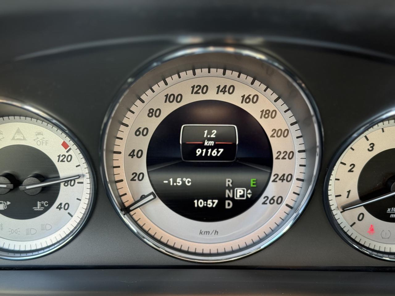 2015 Mercedes-Benz GLK-Class 350 //AMG PKG | LOW KM | PANO | BACK UP CAMERA Photo