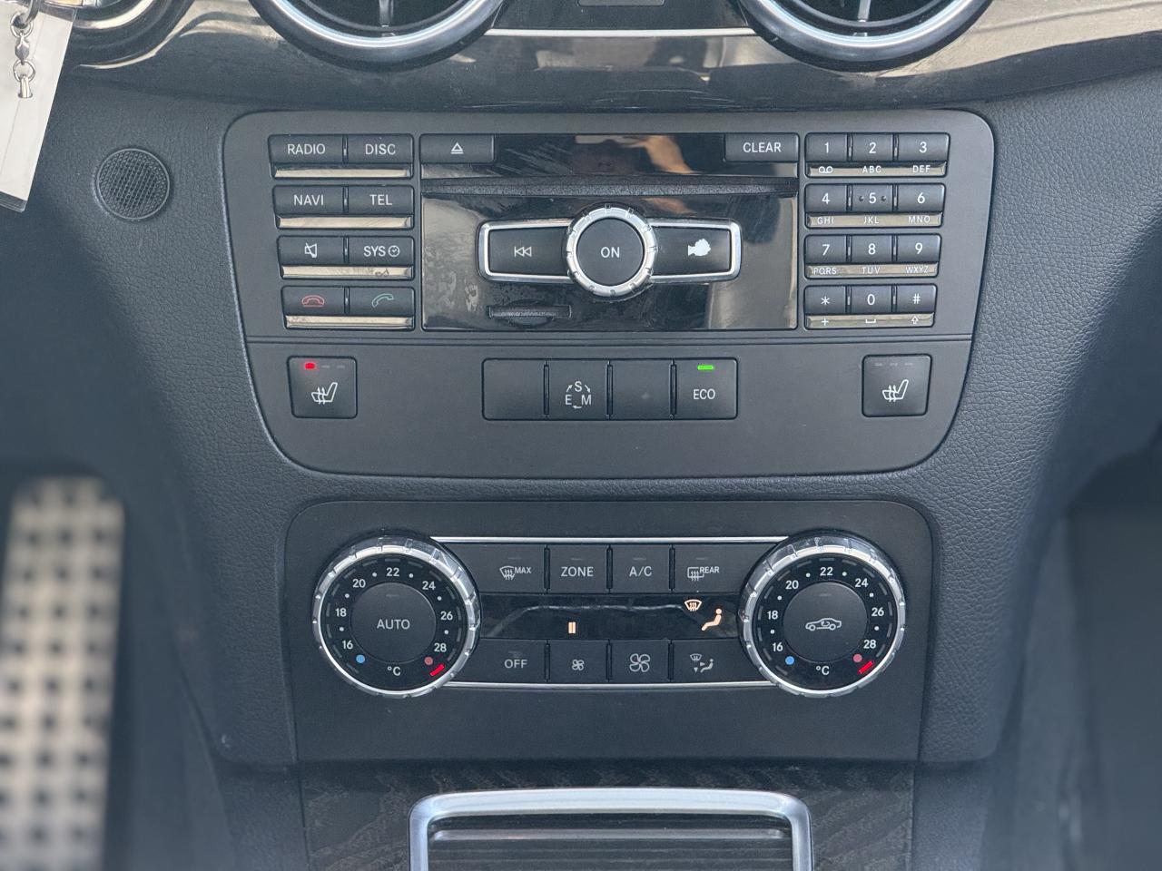 2015 Mercedes-Benz GLK-Class 350 //AMG PKG | LOW KM | PANO | BACK UP CAMERA Photo