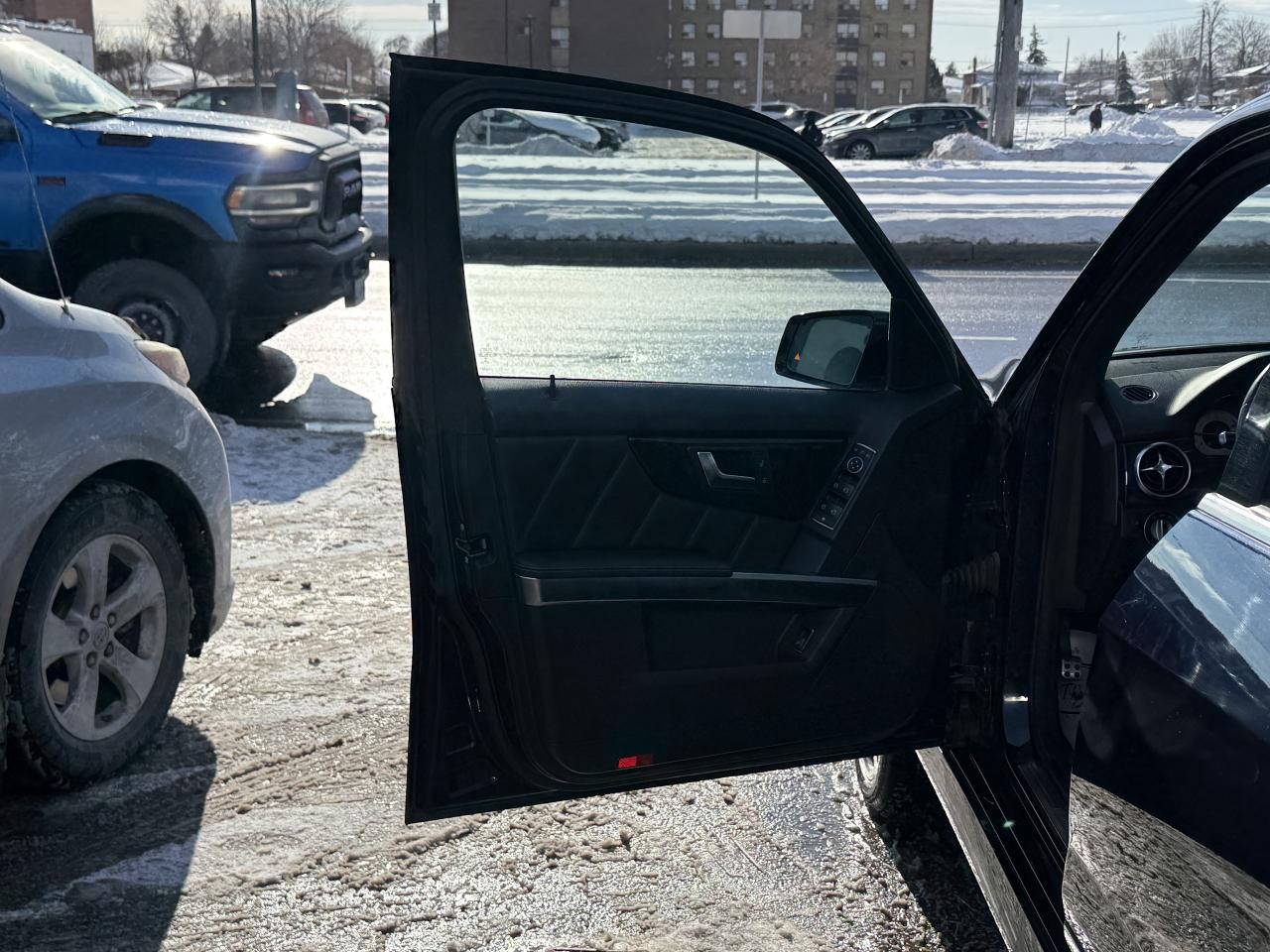 2015 Mercedes-Benz GLK-Class 350 //AMG PKG | LOW KM | PANO | BACK UP CAMERA Photo