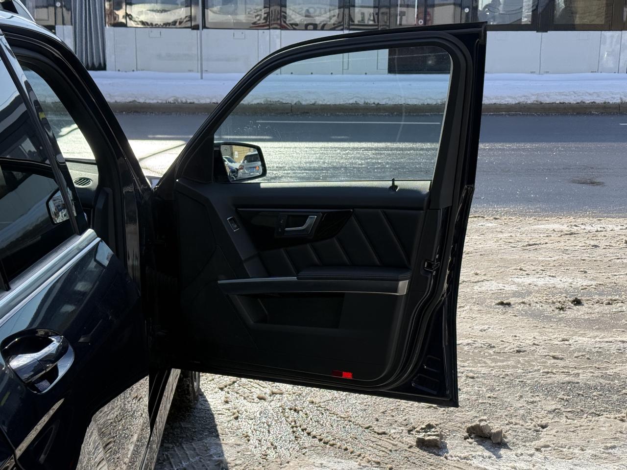 2015 Mercedes-Benz GLK-Class 350 //AMG PKG | LOW KM | PANO | BACK UP CAMERA Photo